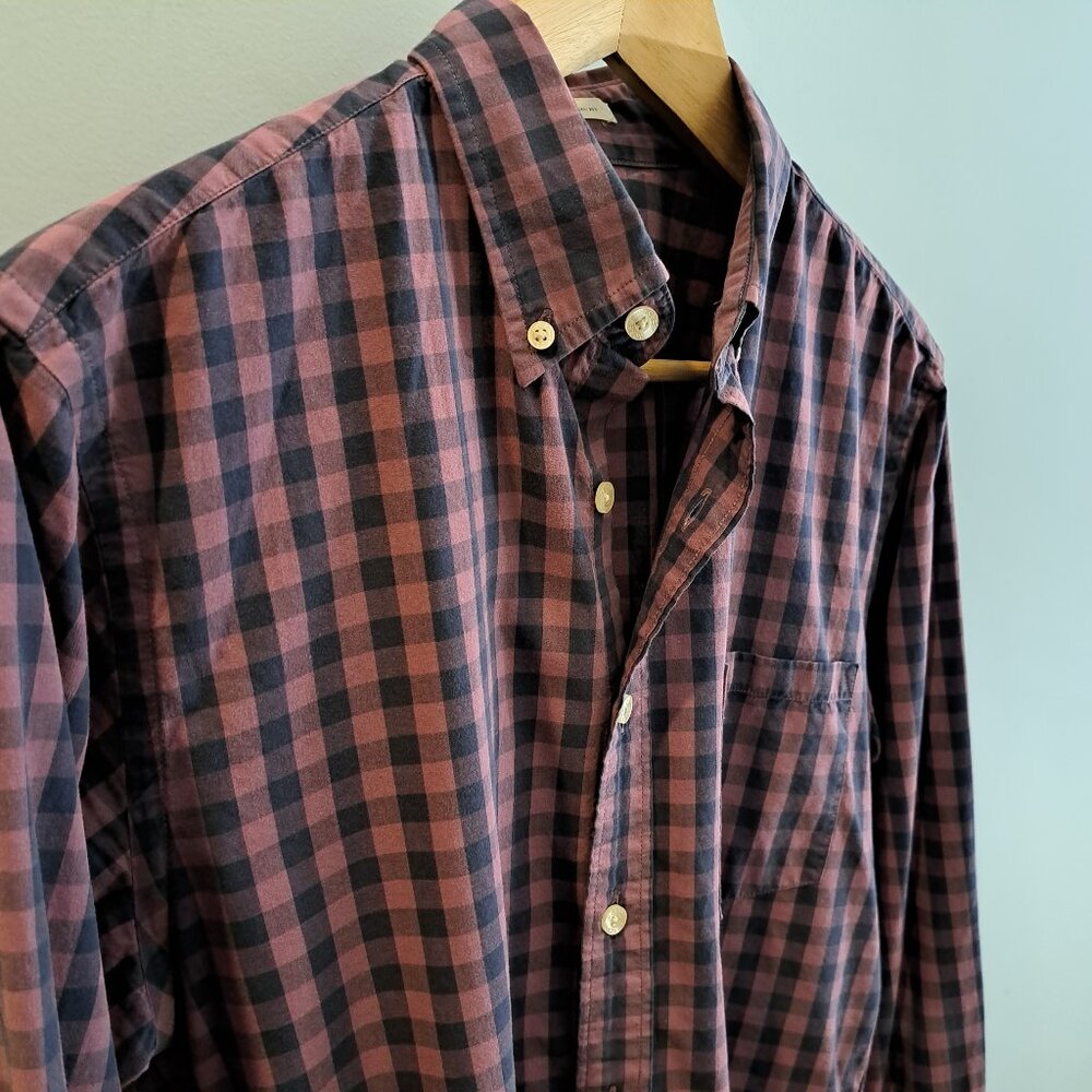 J. Crew Men's Small Tailored Fit Long Sleeve Button Down Shirt Style #51382 - Picture 4 of 13